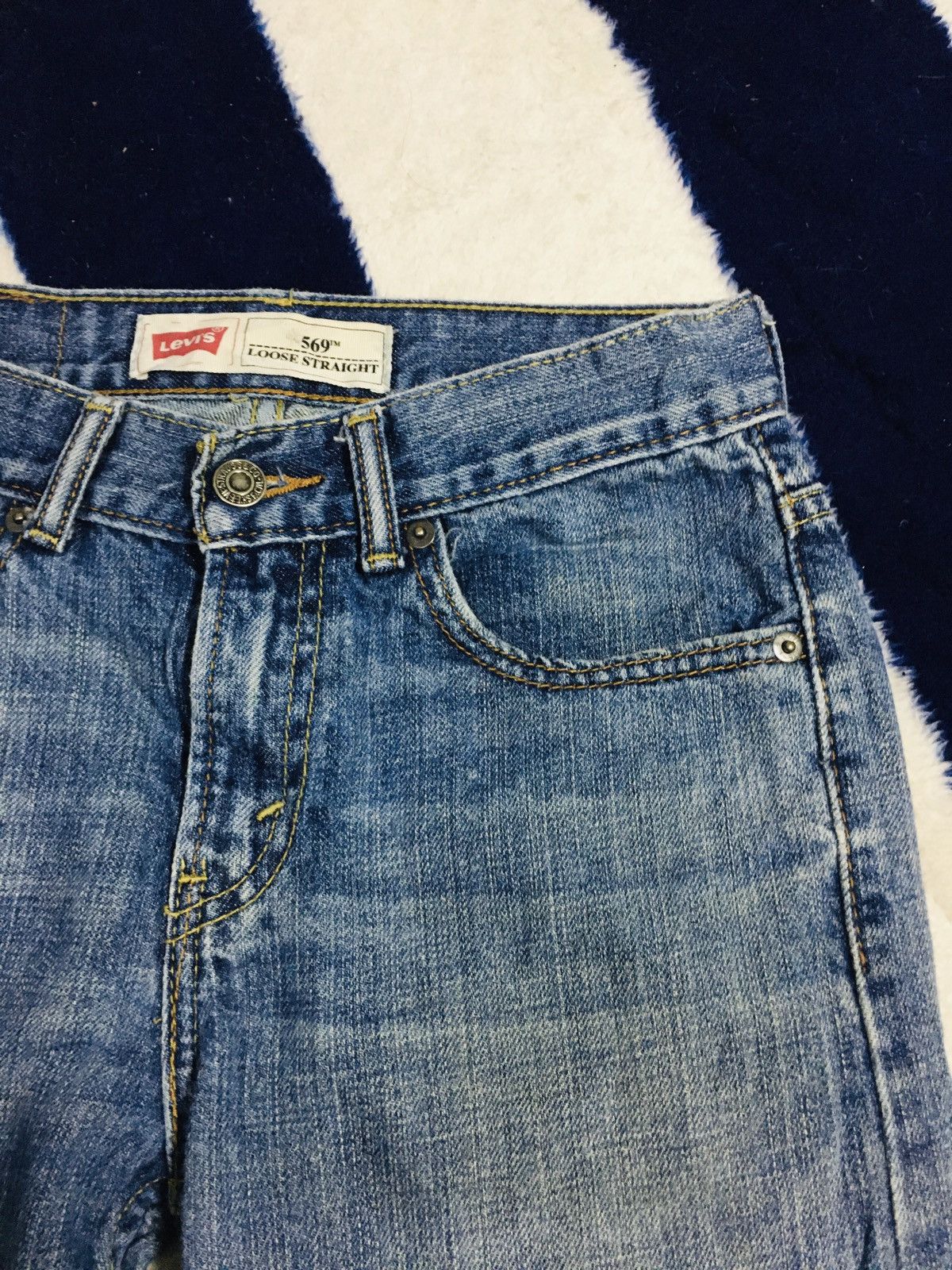 Hypebeast × Levi's Levis Lot569 Loose Straight Jeans (16) Size US 26 / EU 42 - 11 Thumbnail