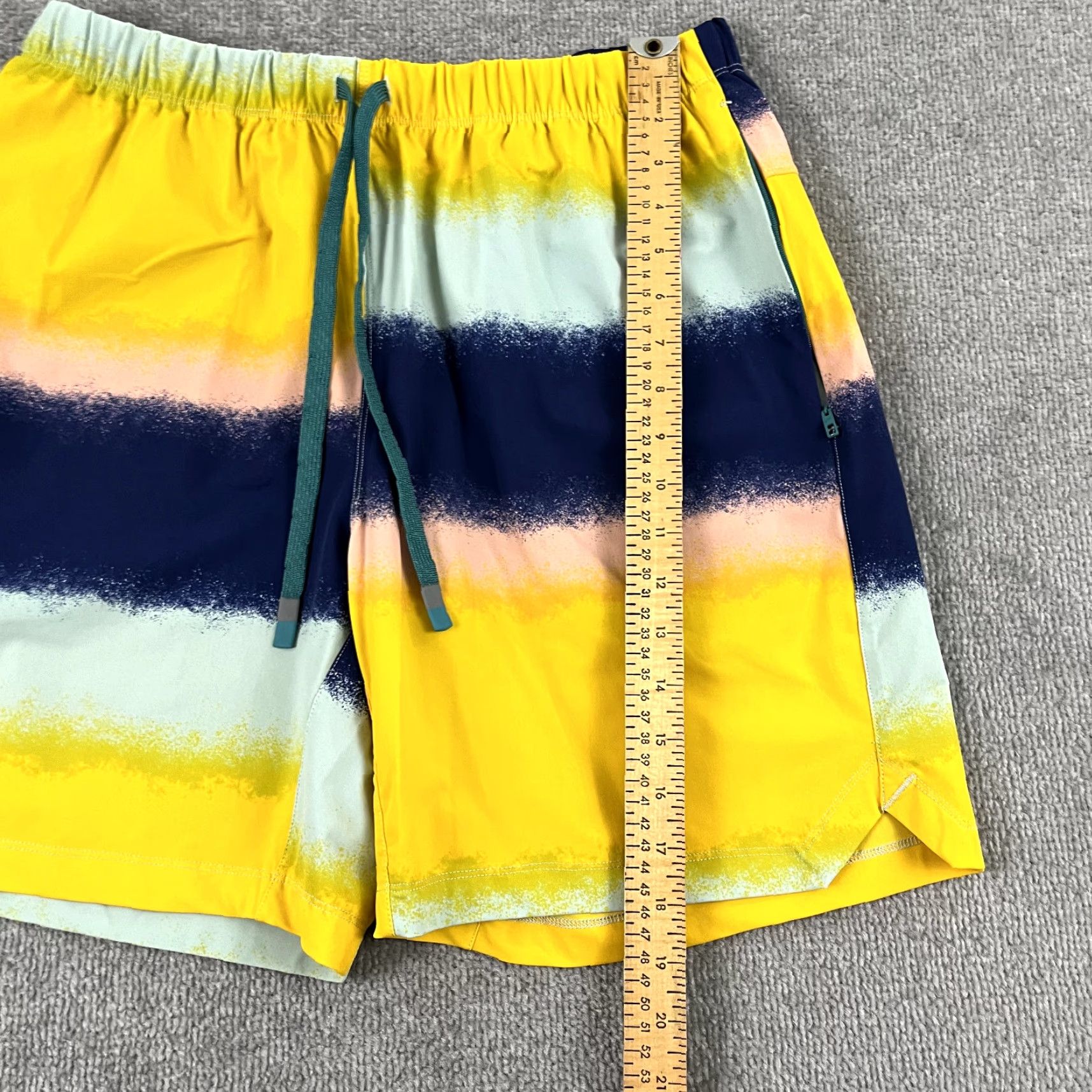 Fabletics FABLETICS Shorts Mens Large 7" The One Unlined Gradient Workout Gym Training Size US 33 - 6 Thumbnail