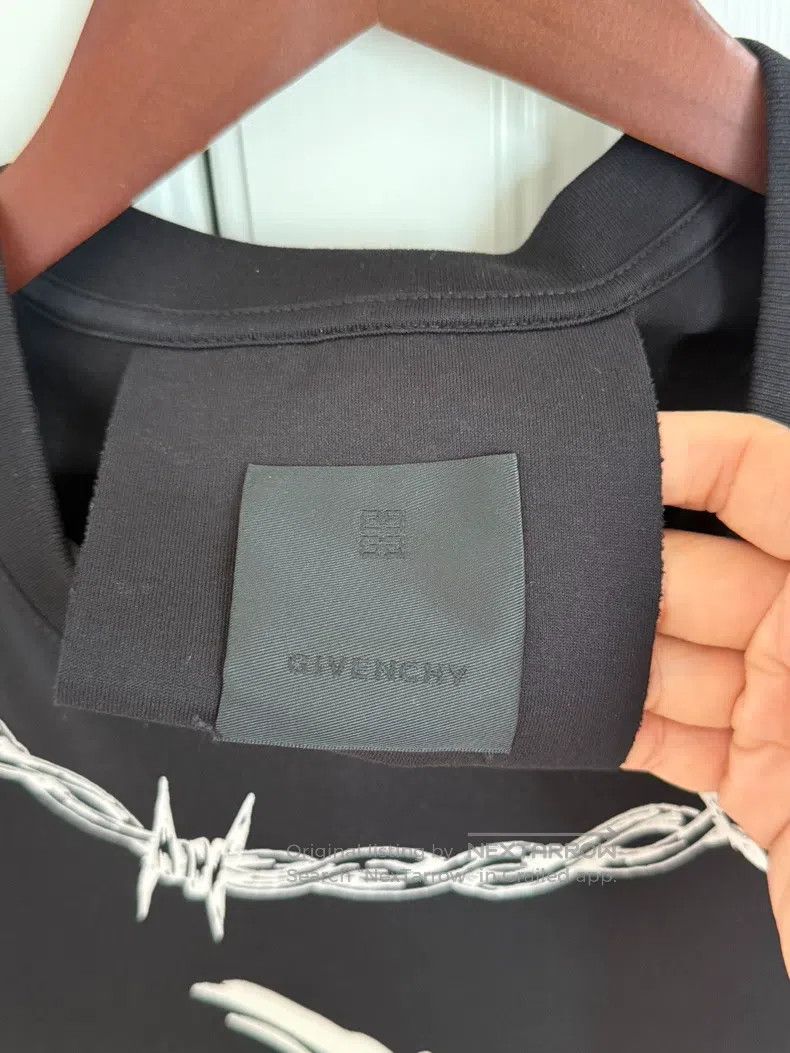 Givenchy Givenchy FW21 gothic print short sleeve T-shirt, loose fit Size US XS / EU 42 / 0 - 3 Thumbnail