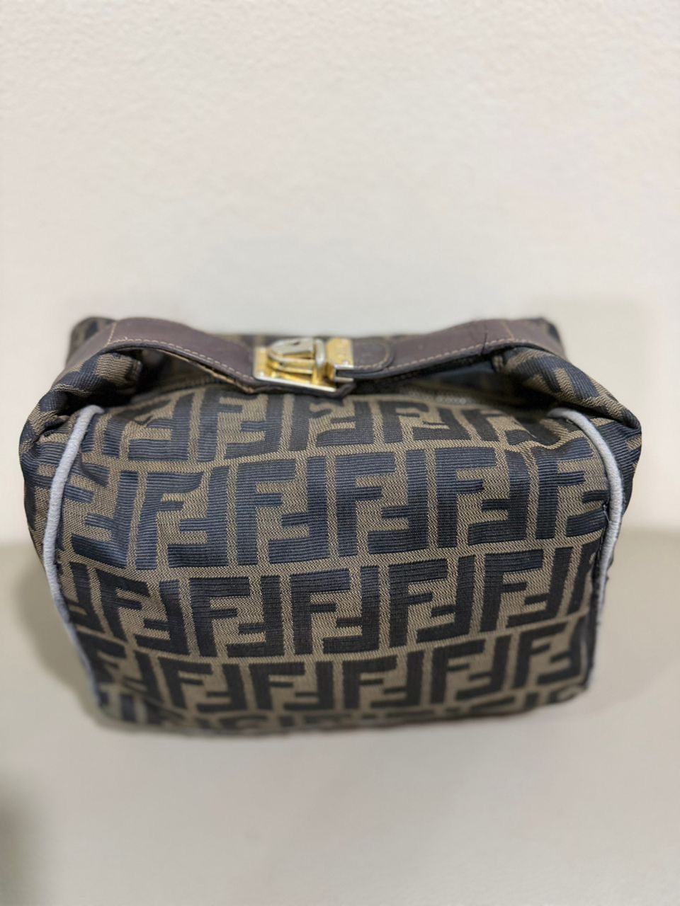 Fendi Authentic FENDI White leather Maxi Baguette Flag Bag Size ONE SIZE - 1 Thumbnail