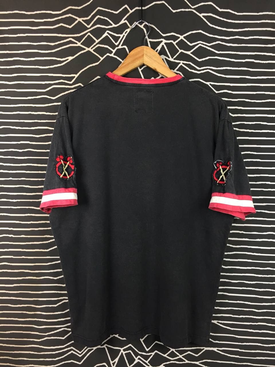 NHL Red Jacket Apparel Chicago Blackhawks NHL Hockey Tee Size US XL / EU 56 / 4 - 11 Thumbnail