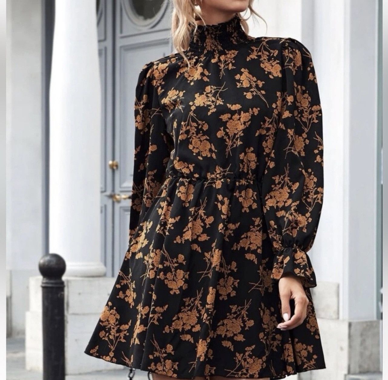 Shein Shein Mock Neck Floral Mini Dress Size L / US 10 / IT 46 - 1 Thumbnail