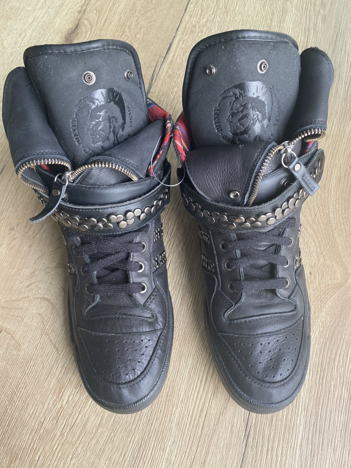 Adidas × Diesel Diesel x Adidas collaboration “Lea” limited edition ...