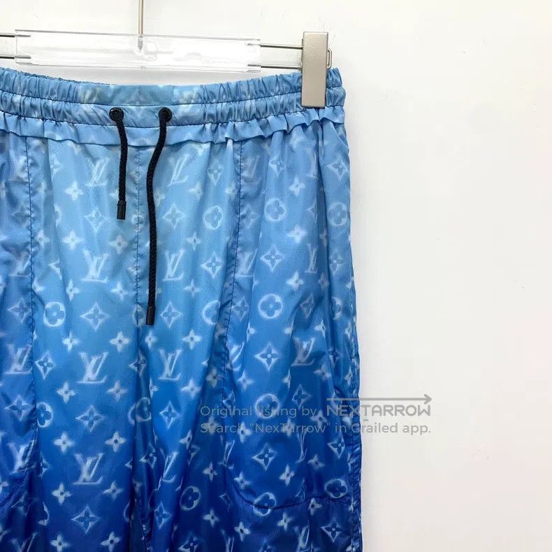 Louis Vuitton Louis Vuitton 23 gradient color logo presbyopic full print Size US 34 / EU 50 - 3 Thumbnail