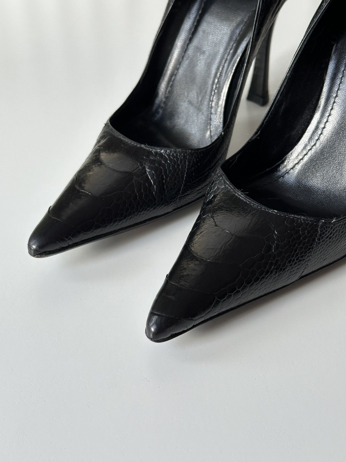 Gucci Gucci by Tom Ford Alligator Leather Black Pointed Toe Heels Size US 5.5 / IT 35.5 - 5 Thumbnail