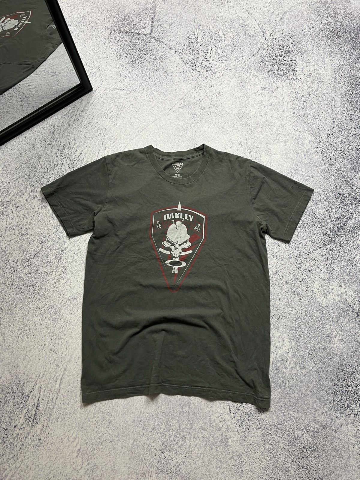 Oakley × Vintage Vintage Oakley Tee Big Skull Logo T Shirt Size US M / EU 48-50 / 2 - 1 Thumbnail