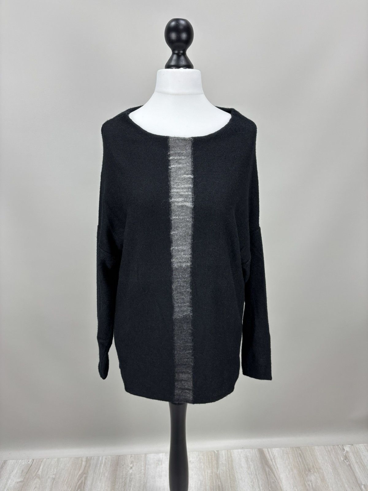 Sarah Pacini Womens sweater Sarah Pacini Size One Size Color Black Size ONE SIZE - 1 Thumbnail