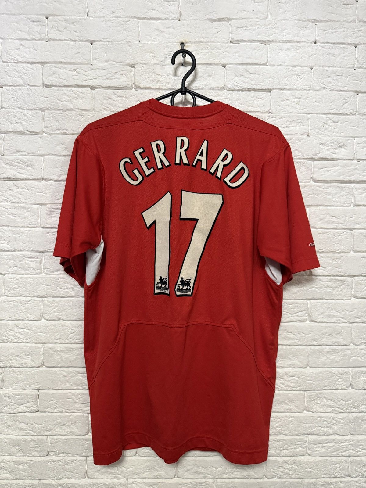 Reebok Vintage Reebok Liverpool 17 Gerrard Jersey 02/03 Jersey Sz M Size US M / EU 48-50 / 2 - 1 Thumbnail