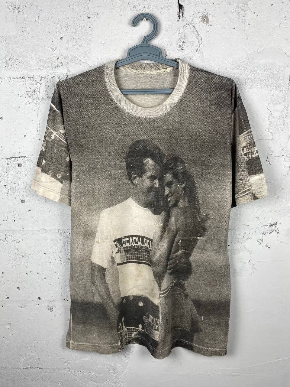 Vintage Vintage AOP Graphic Movie Tony Montana T Shirt Size US XL / EU 56 / 4 - 2 Thumbnail