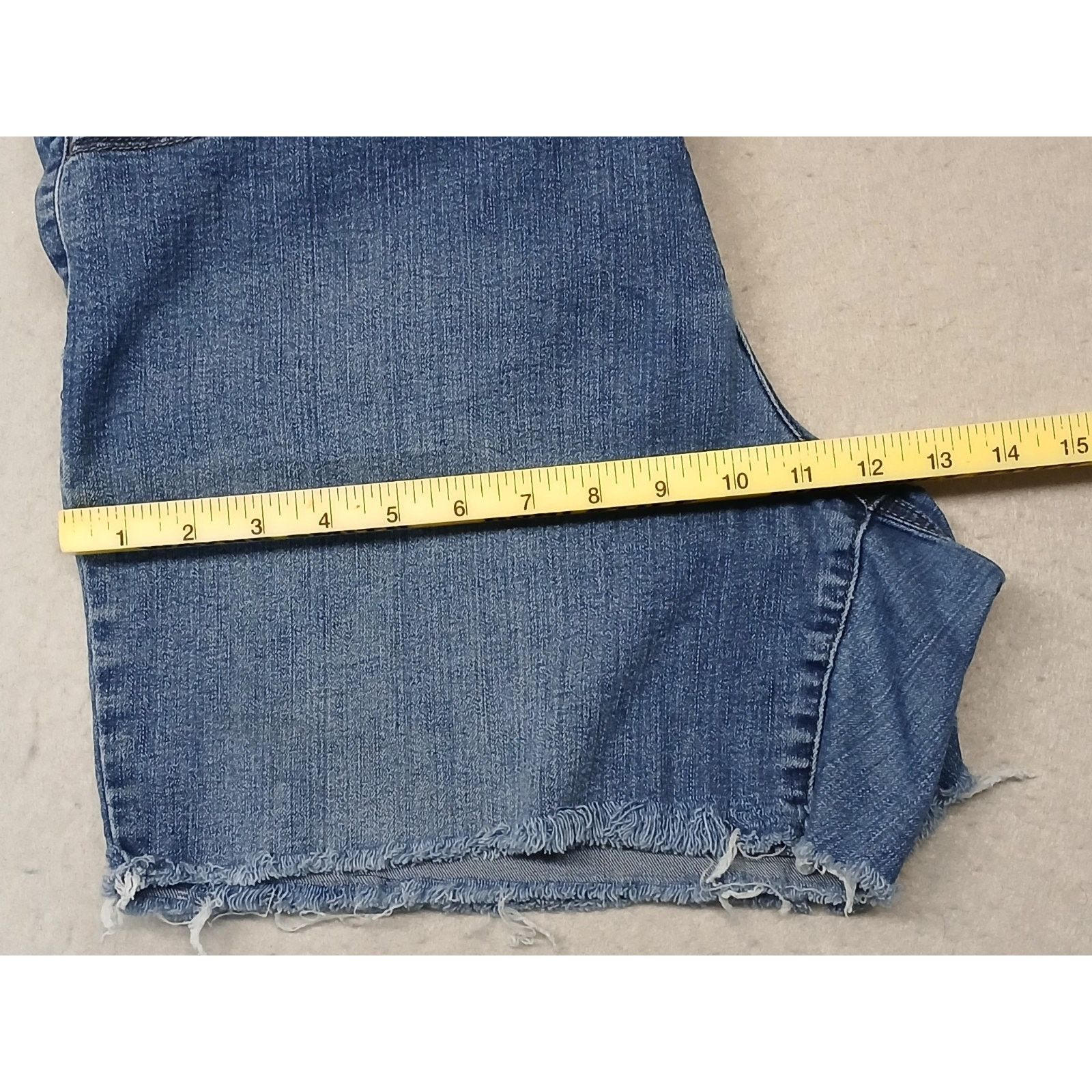 Nine West Nine West (16) Women's Cut-Off Blue Denim Jean shorts Size 38" / US 16 / IT 52 - 7 Thumbnail