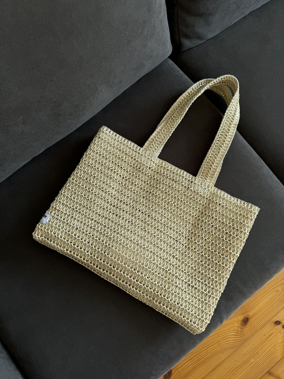 Burberry × Burberry Prorsum Burberry Straw Beige Logo Small Tote Bag Size ONE SIZE - 1 Thumbnail