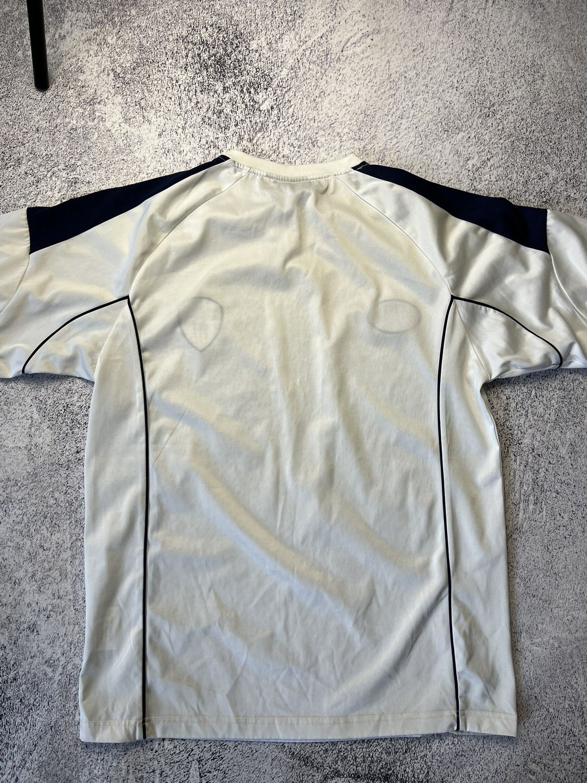Vintage Mans Vintage LEEDS UNITED Soccer Jersey Y2K Size US S / EU 44-46 / 1 - 21 Thumbnail