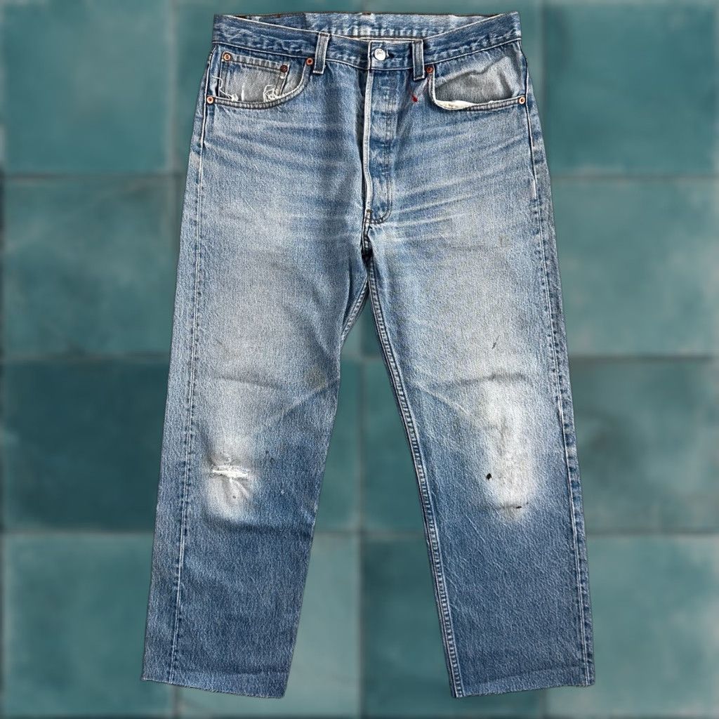 Levi's VINTAGE Levi's 501 Jeans Men's Straight Leg 35 Light Wash 90s USA Cotton Denim Classic Size US 35 - 1 Thumbnail