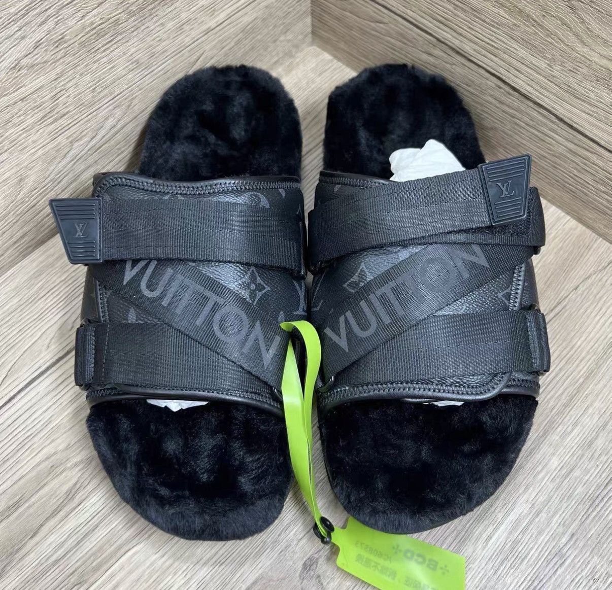 Louis Vuitton Louis Vuitton Honolulu Shearling Monogram Slippers J41 Size US 8 / EU 41 - 5 Thumbnail