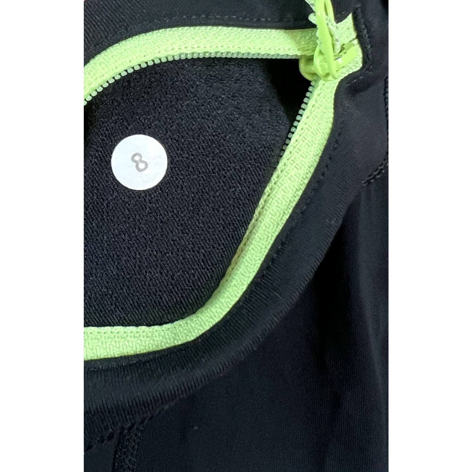 Lululemon Women’s Lululemon Run Inspire Crop Leggings Black and Green Size 8 Size 30" / US 8 / IT 44 - 4 Thumbnail