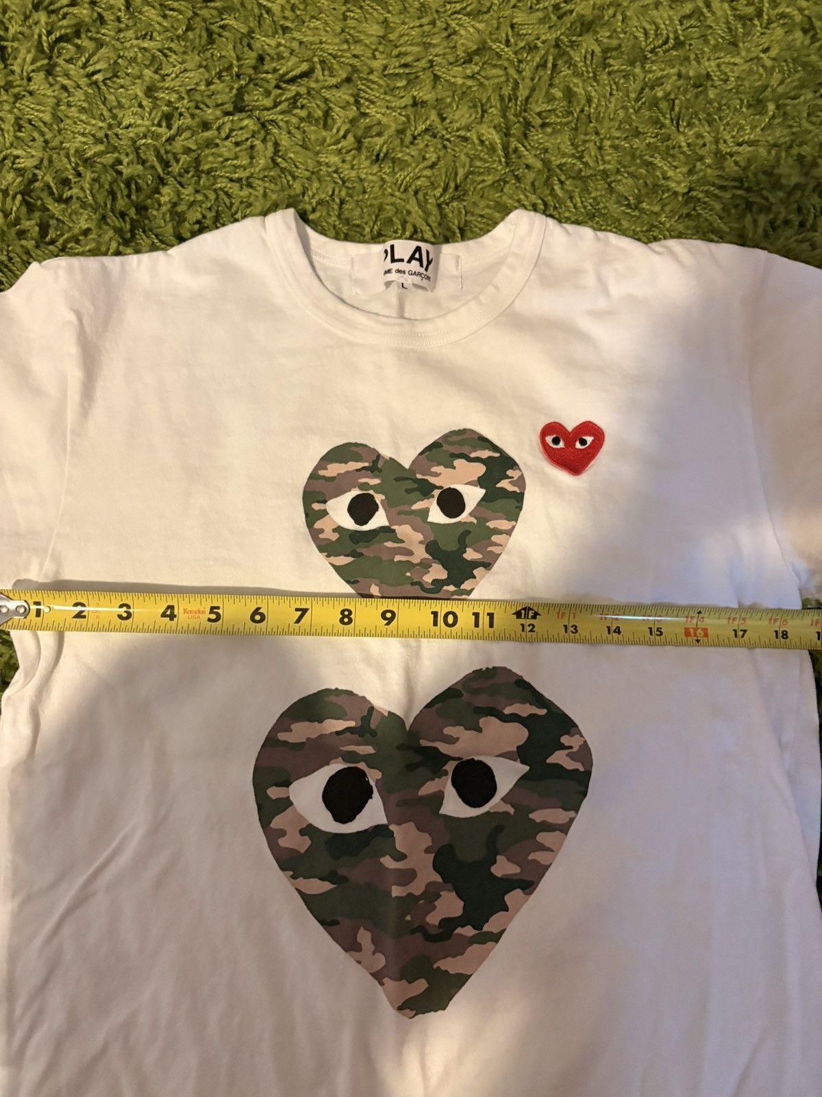 Comme des Garcons Commes Des Garcons Graphic Heart streetwear designer tee! Size US M / EU 48-50 / 2 - 5 Thumbnail