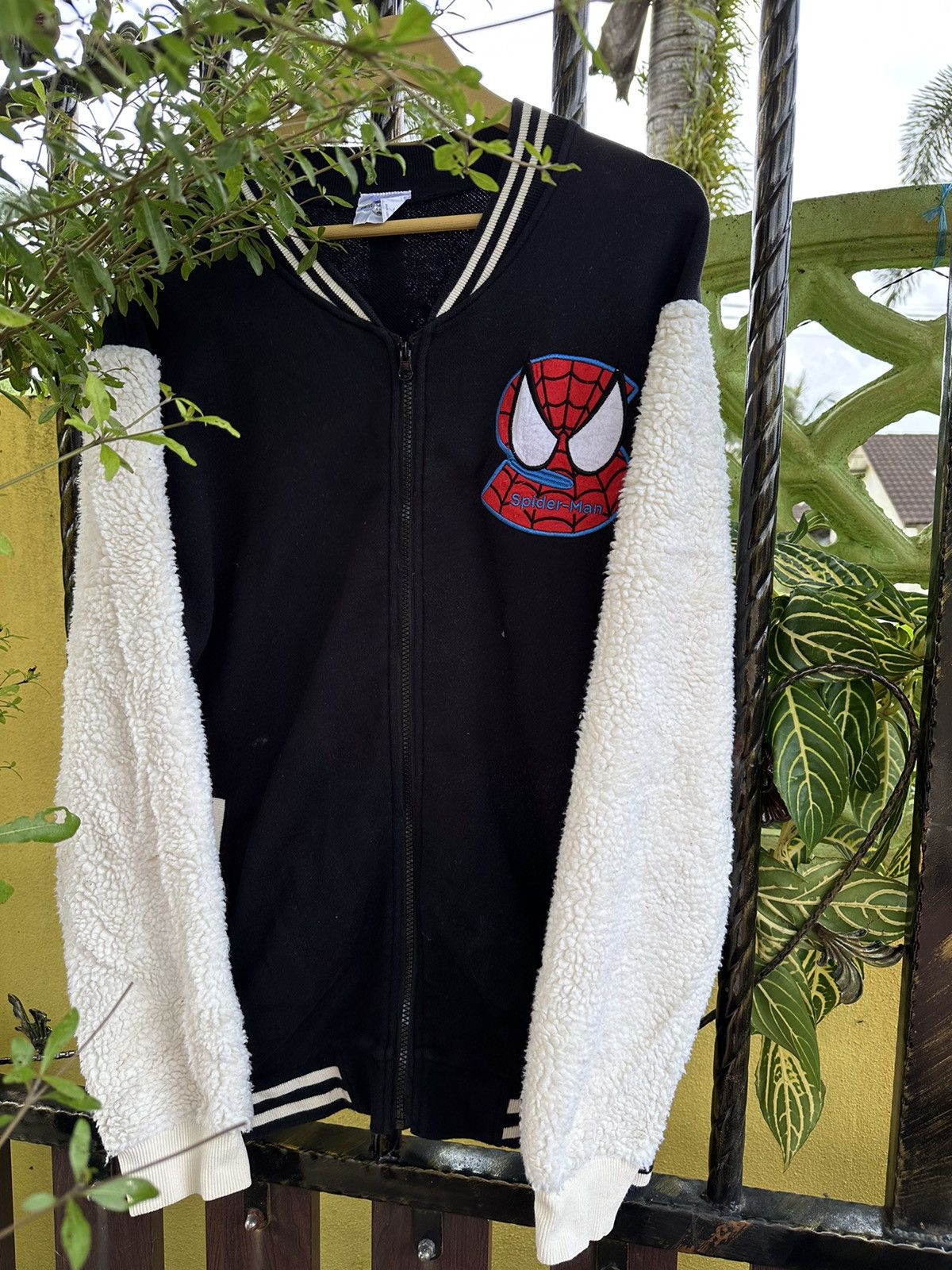 Vintage 💥Universal Studio Marvel Spiderman💥 Size US M / EU 48-50 / 2 - 4 Thumbnail