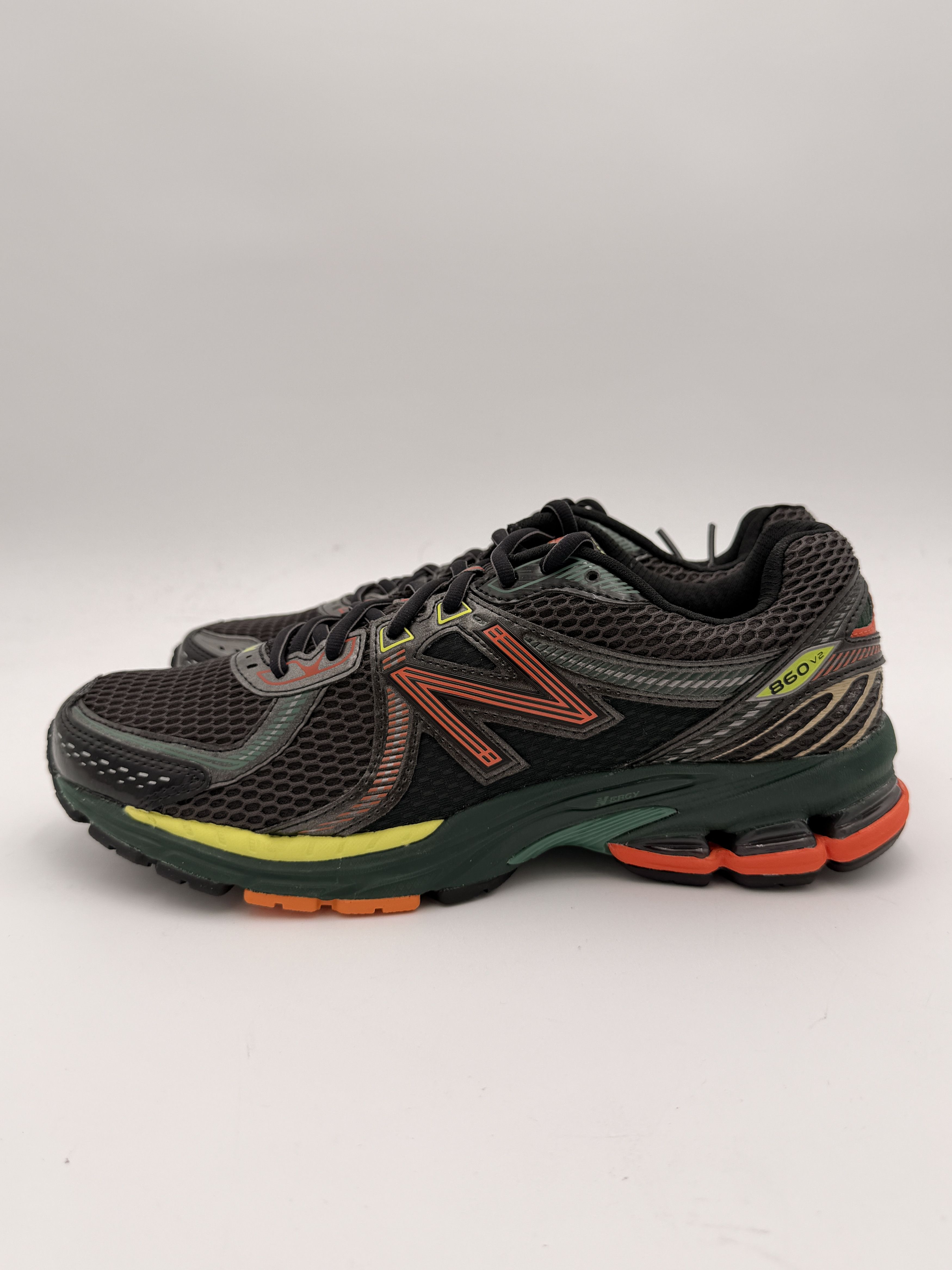 Aime Leon Dore × New Balance ALD New Balance 860v2 Black Orange Green Size US 9.5 / EU 42-43 - 4 Thumbnail