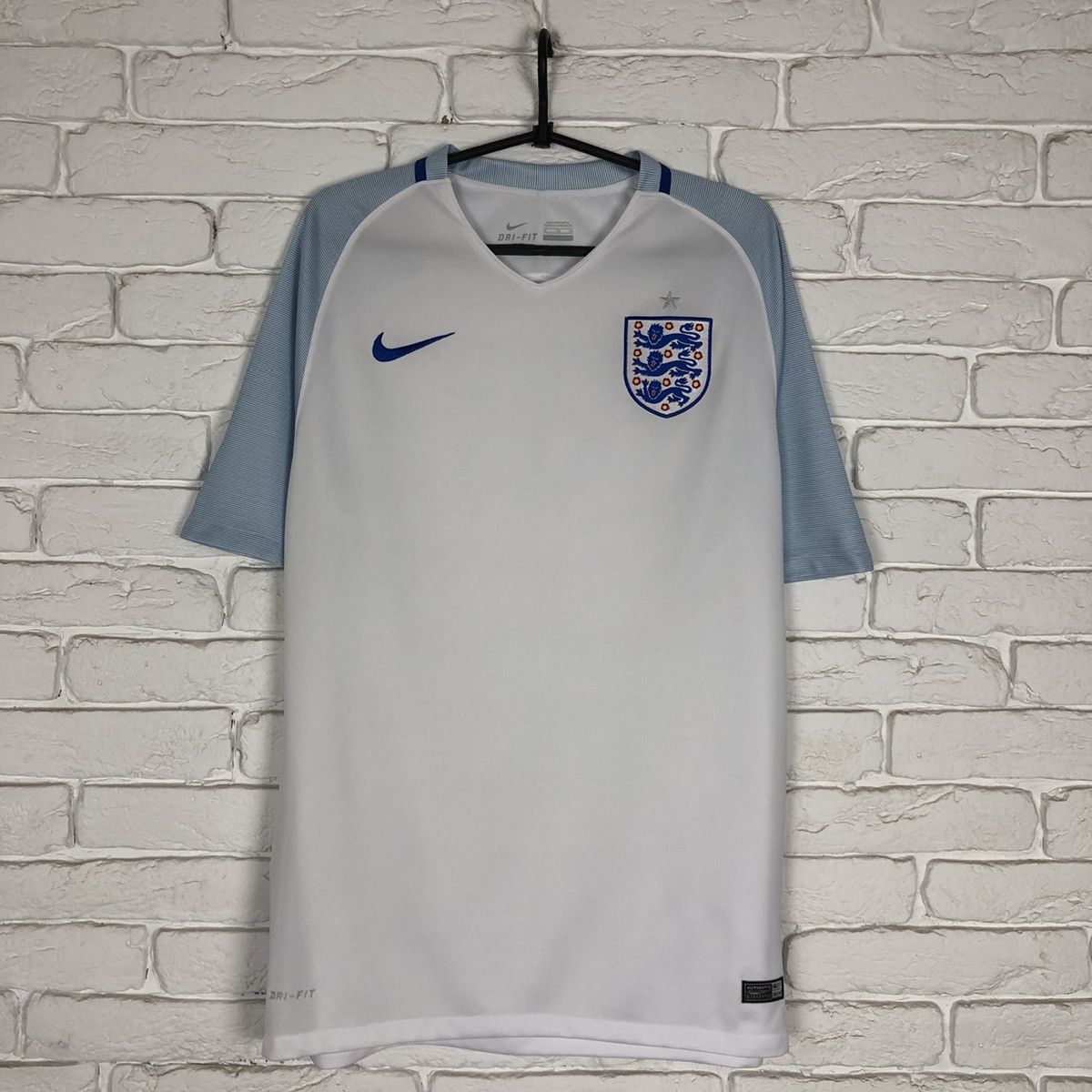 Vintage Nike England national team 2016 2018 home soccer jersey Size US XL / EU 56 / 4 - 1 Thumbnail
