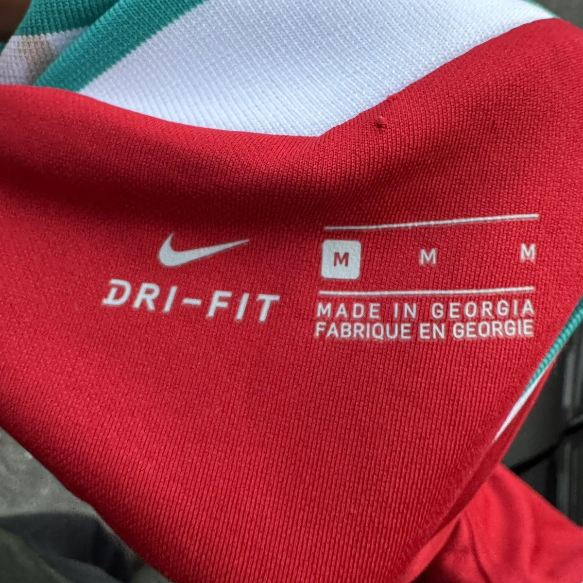 Nike nike liverpool home soccer jersey Size US M / EU 48-50 / 2 - 8 Thumbnail