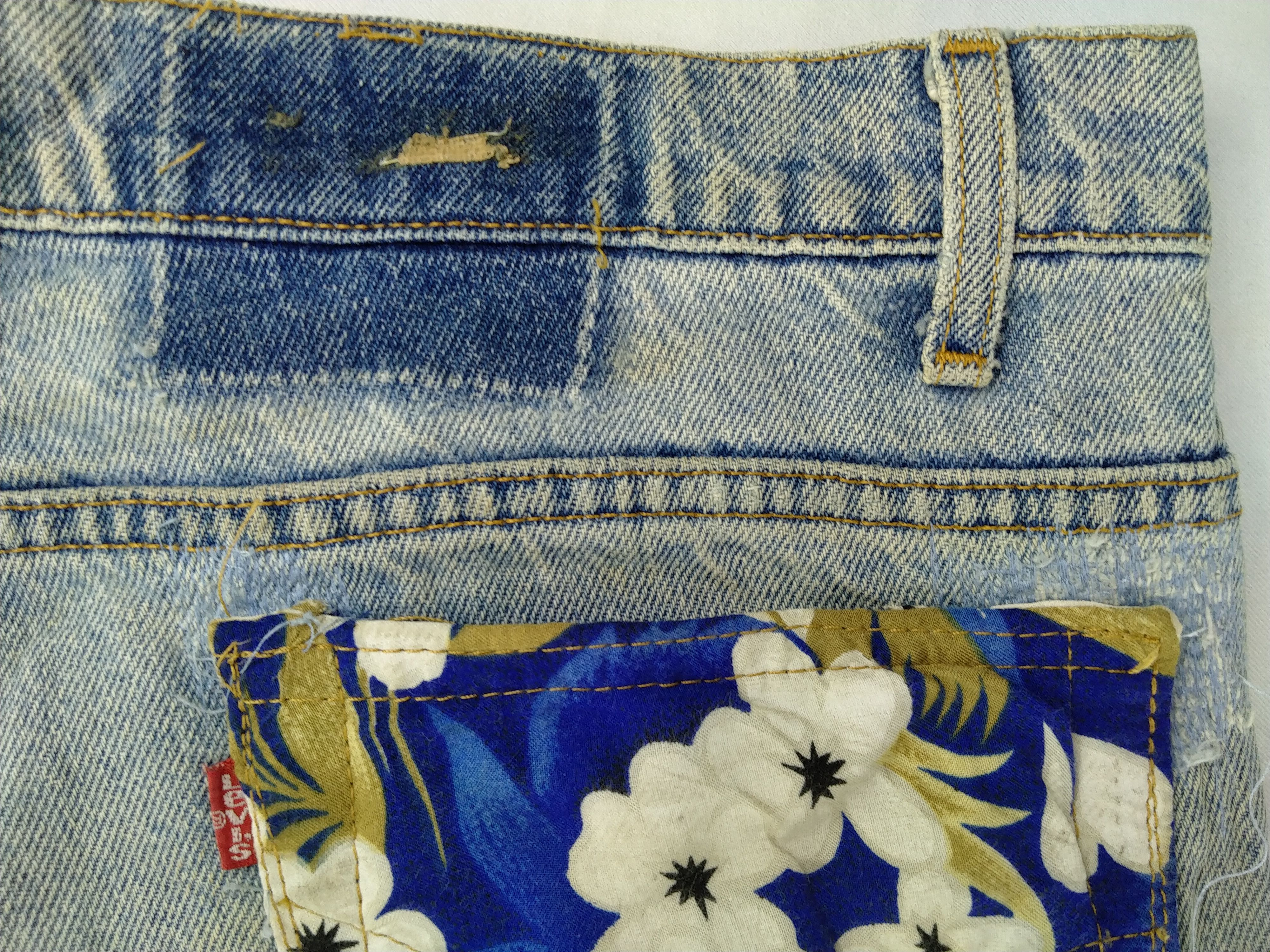 Japanese Brand Ripped Light Wash Vintage Levi's 505 USA 33x29 Denim -JN1056 Size US 33 - 10 Thumbnail