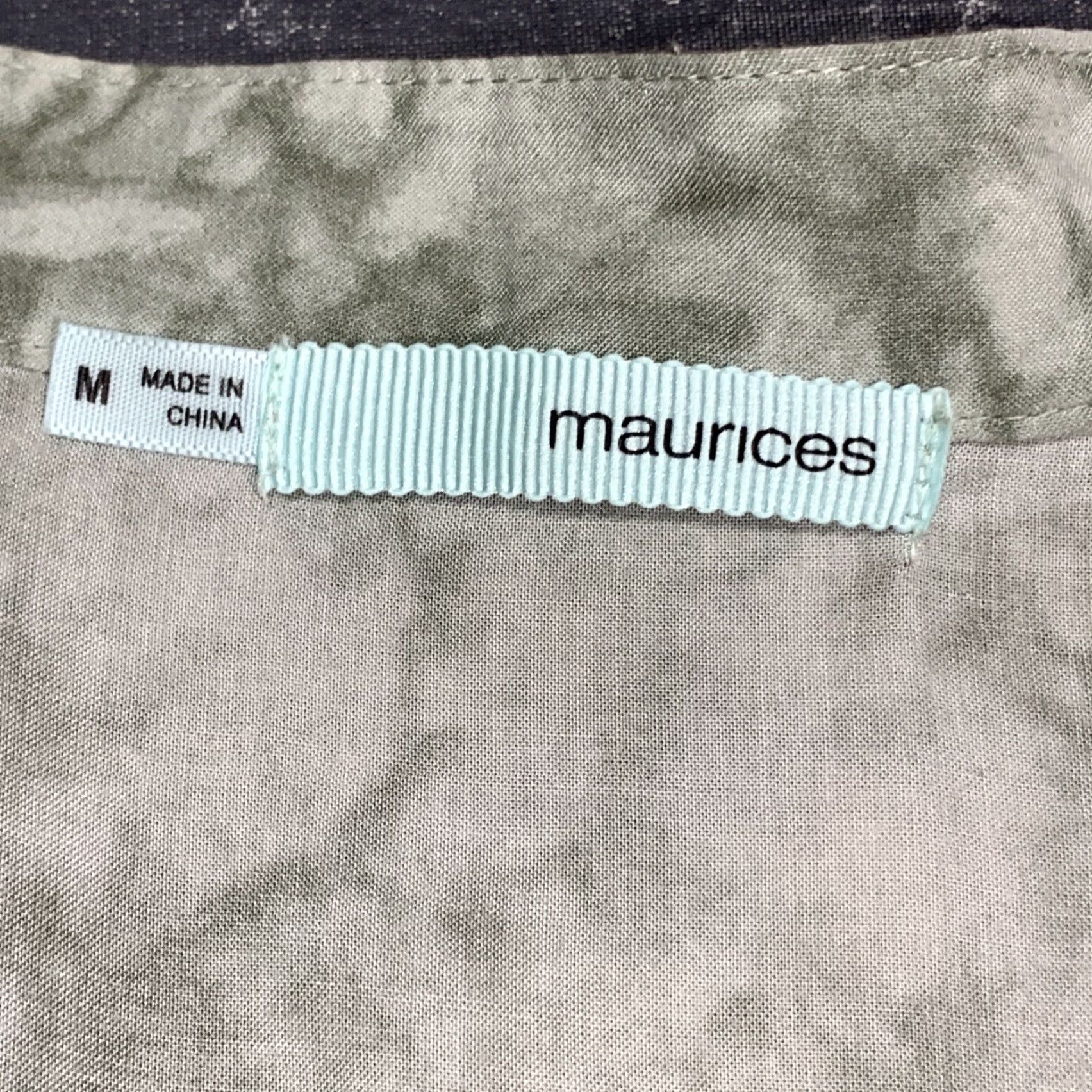 Vintage Maurices Button-Up Shirt Women’s Medium Long Sleeve V-Neck Green Tie Die Button-Up Shirt Womens Medium Green Tie Die Size M / US 6-8 / IT 42-44 - 4 Thumbnail