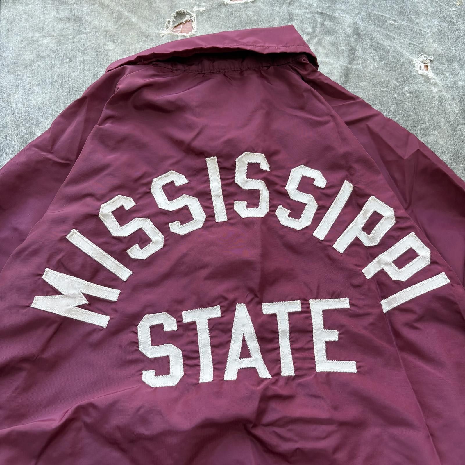 Vintage Vintage 70s King Louie Mississippi State Bulldog Windbreaker Size US XL / EU 56 / 4 - 2 Thumbnail
