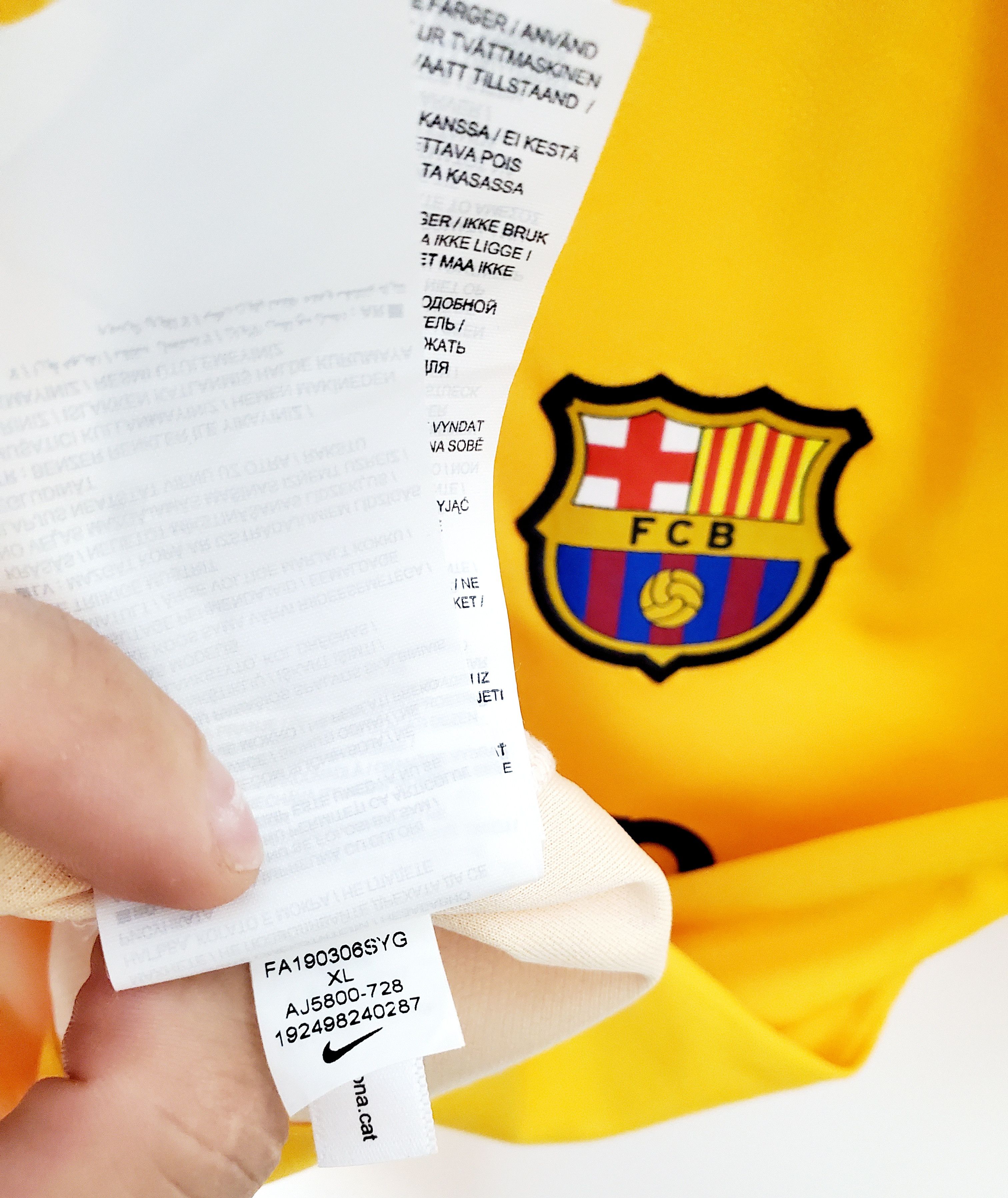 Nike Nike FC Barcelona 2019/20 Away Jersey new condition boys Xl Size US XS / EU 42 / 0 - 4 Thumbnail