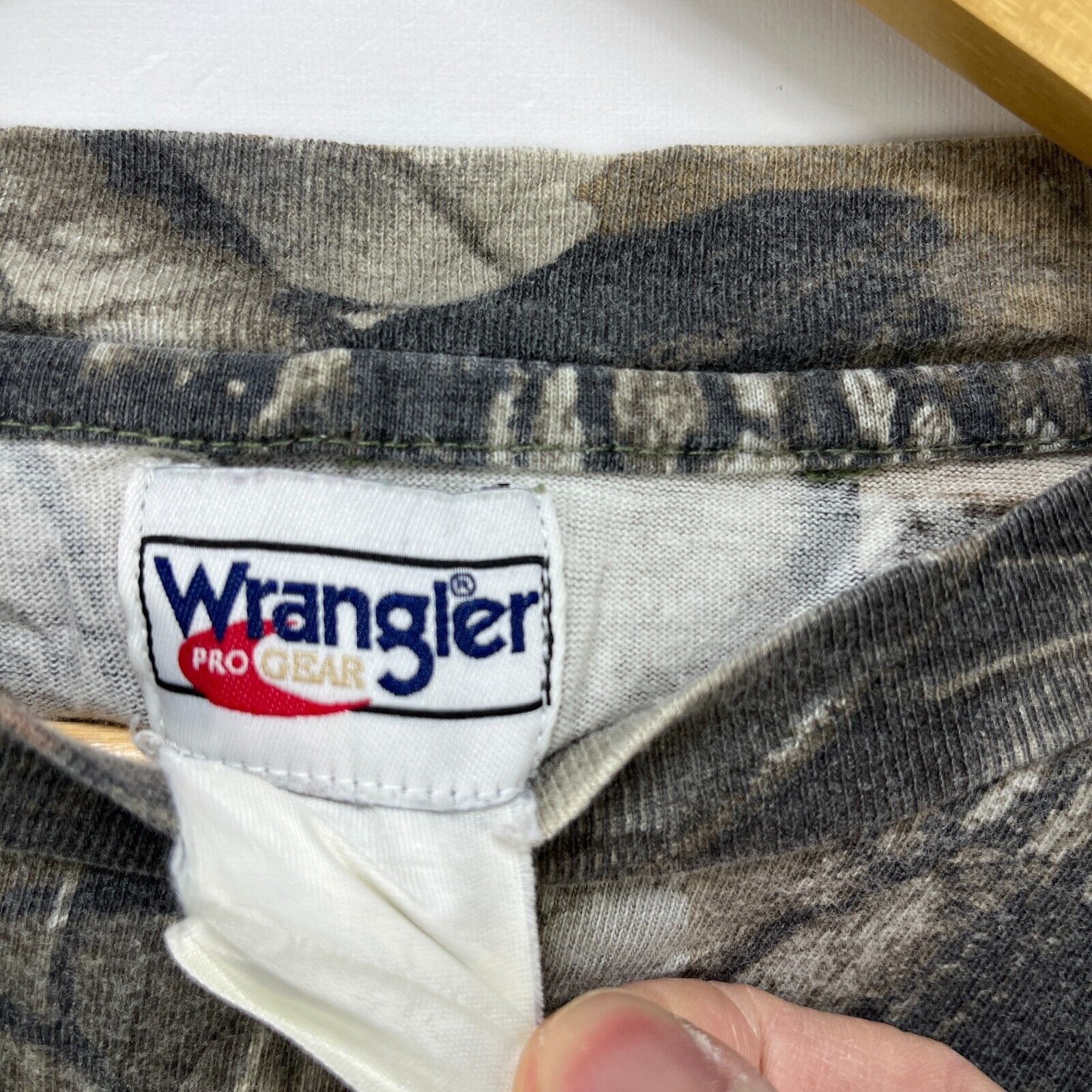 Vintage × Wrangler Vintage 90s Wrangler Realtree Camo Long Sleeve Shirt XL 2XL Size US XL / EU 56 / 4 - 4 Thumbnail