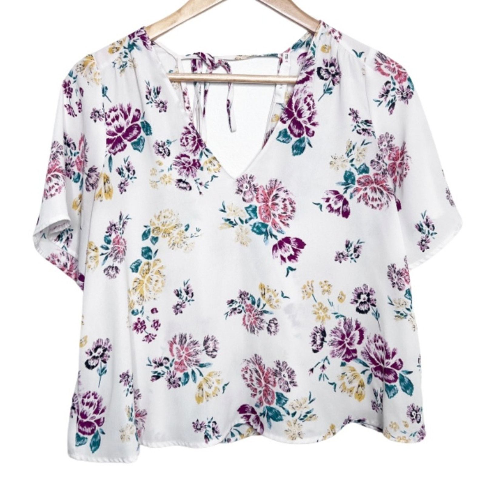 Other Lush Women's Floral V-Cut Front Flowy Boho Cropped Blouse Size S / US 4 / IT 40 - 2 Thumbnail