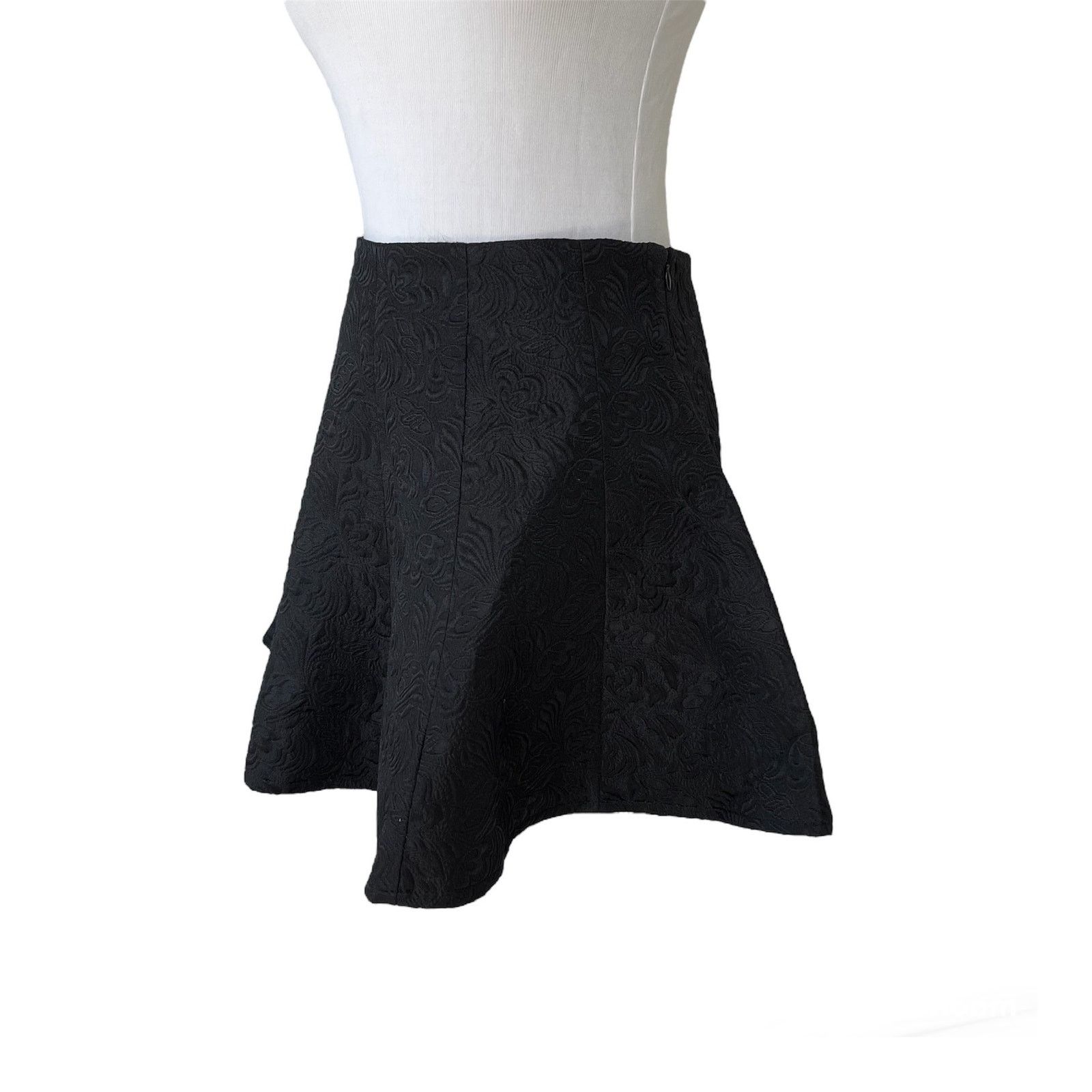 Other NEW S Black Fit & Flare Floral Brocade High Waist Skirt Size 26" / US 2 / IT 38 - 1 Thumbnail