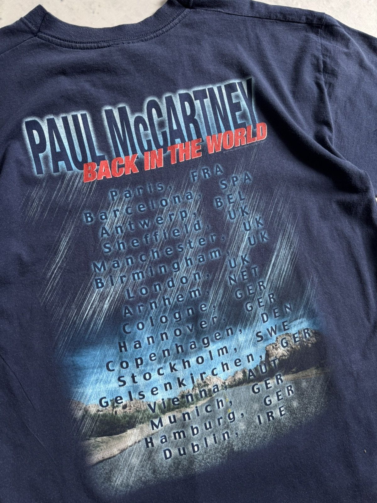Fruit Of The Loom Paul McCartney tour tee vintage 2001 back in the world Size US L / EU 52-54 / 3 - 5 Thumbnail
