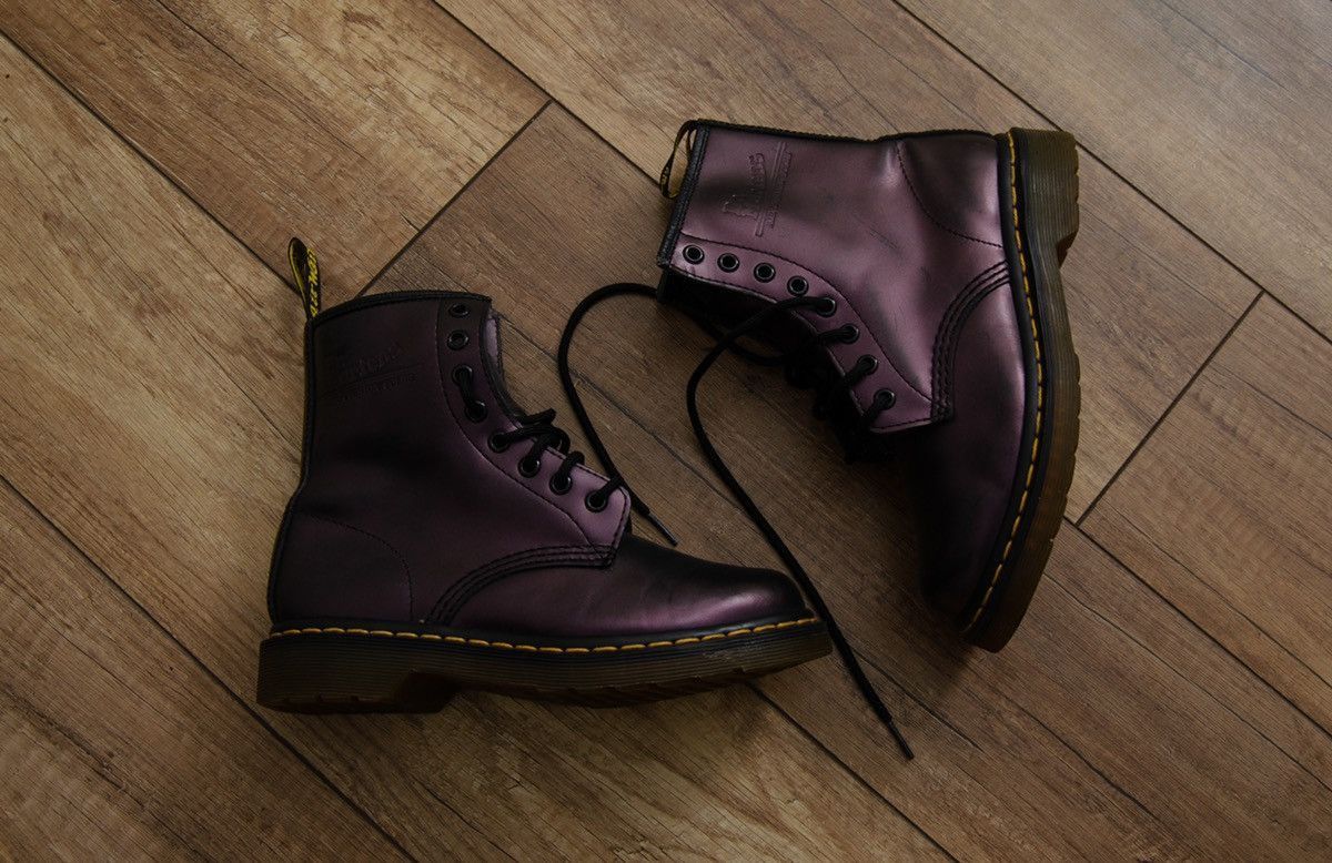 Dr. Martens Dr.Martens 7157 Violet Metallic Leather High Boots Shoes Size US 5 / IT 35 - 2 Thumbnail
