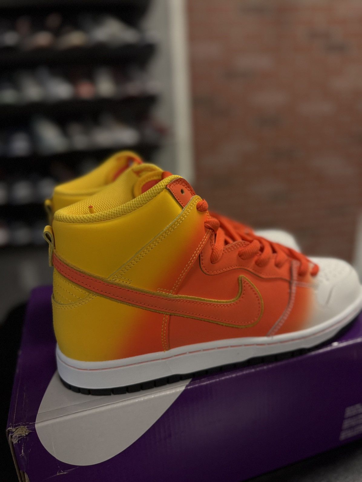Nike Men's Size 10.5 NIB Nike SB Dunk High Sweet Tooth Candy Corn Size US 10.5 / EU 43-44 - 4 Thumbnail