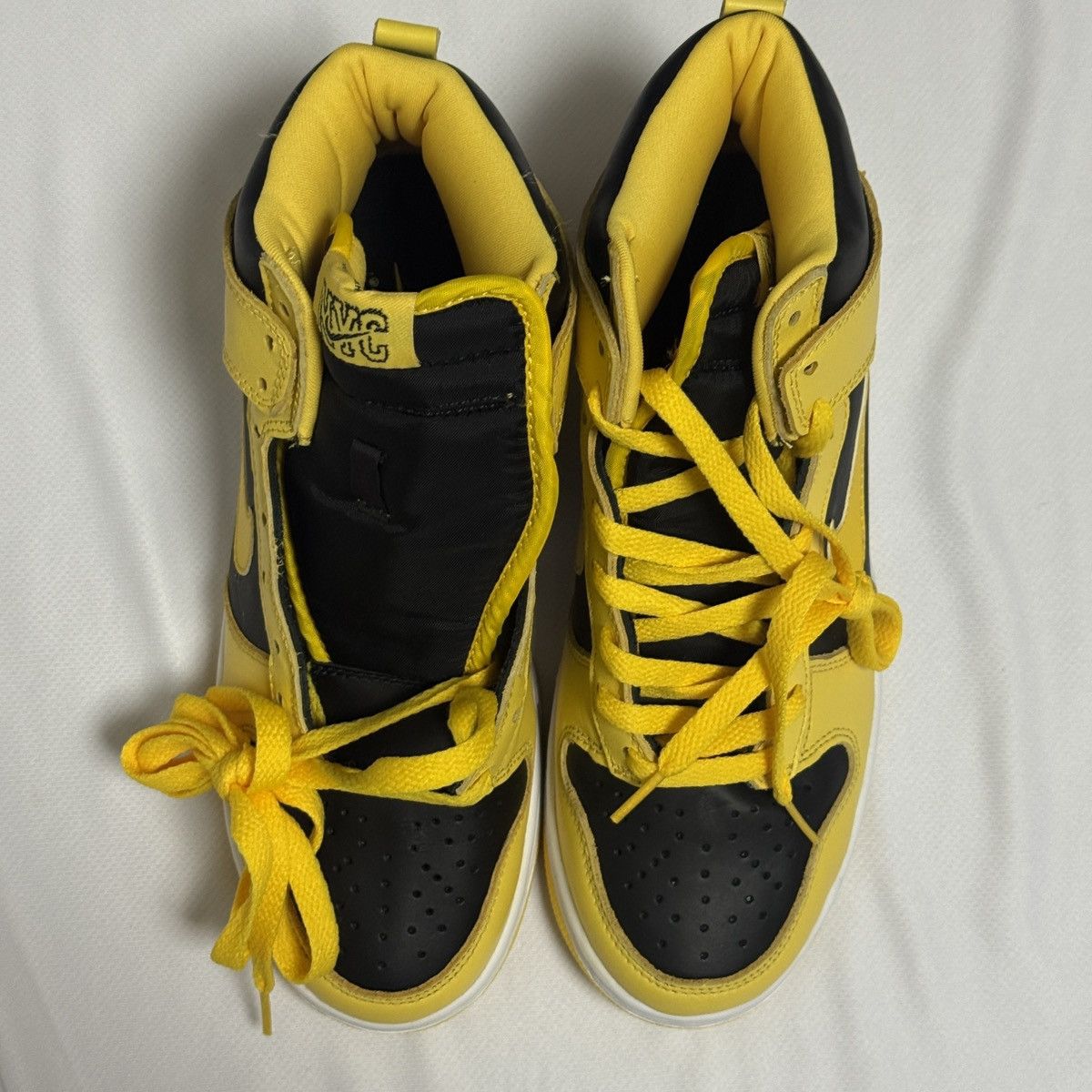 Nike 1999 NIKE DUNK HIGH LE NYC NEW YORK CITY GOLDENROD Size US 8 / EU 41 - 7 Thumbnail
