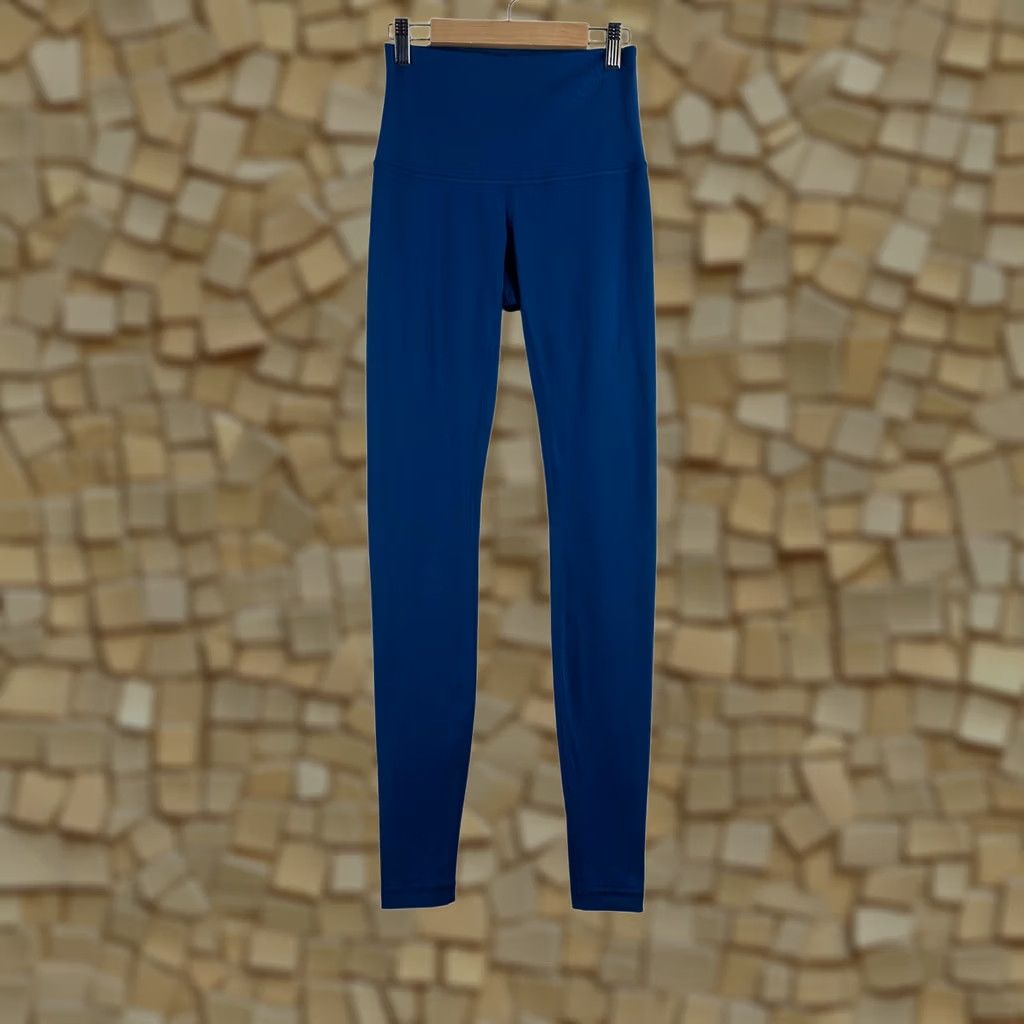 Lululemon VINTAGE? No. Wait—do not add text beyond original words. Size 27" / US 4 / IT 40 - 1 Thumbnail