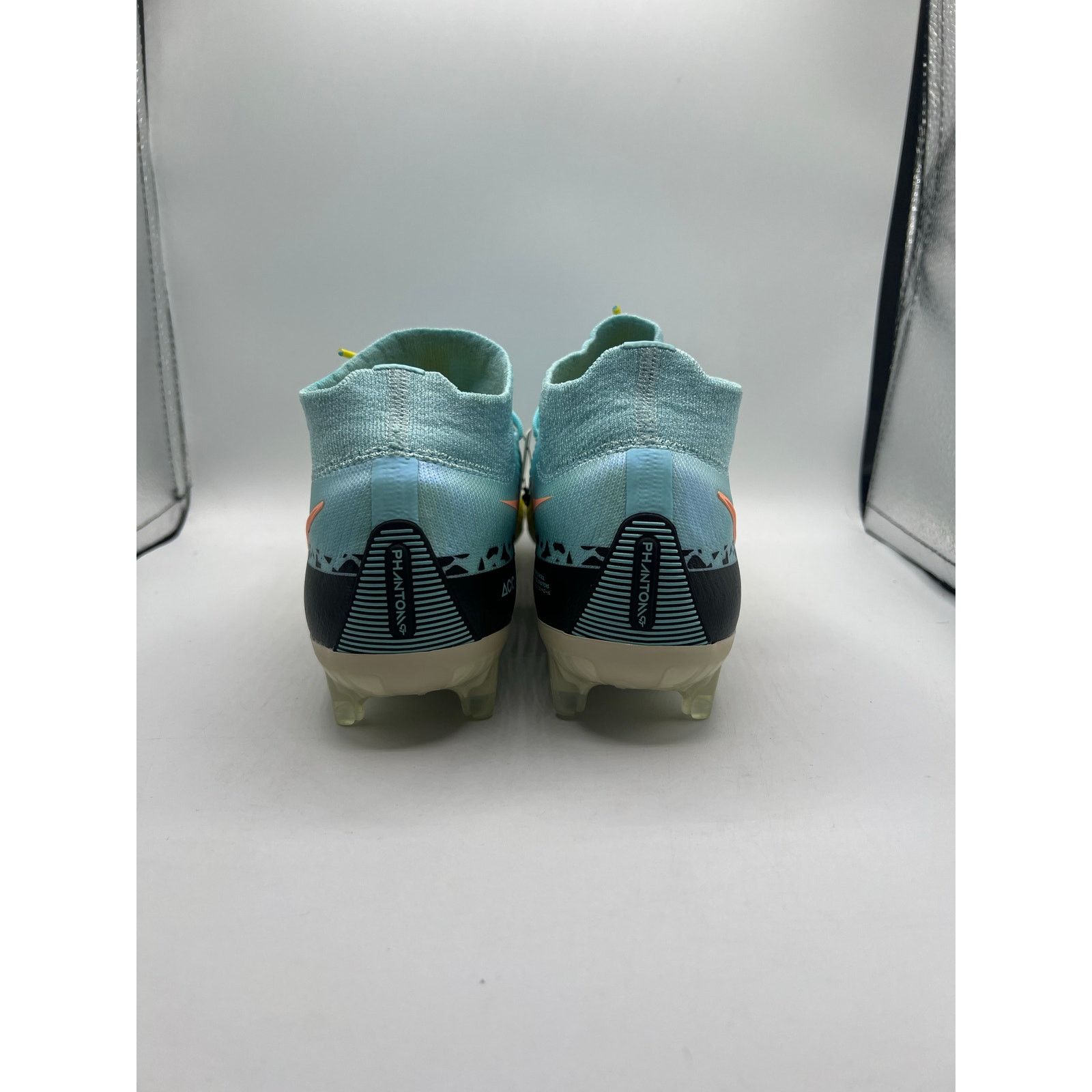 Nike Nike Phantom GT2 DF Elite FG “Lucent Pack” Size 6 men’s Size US 6 / EU 39 - 5 Thumbnail