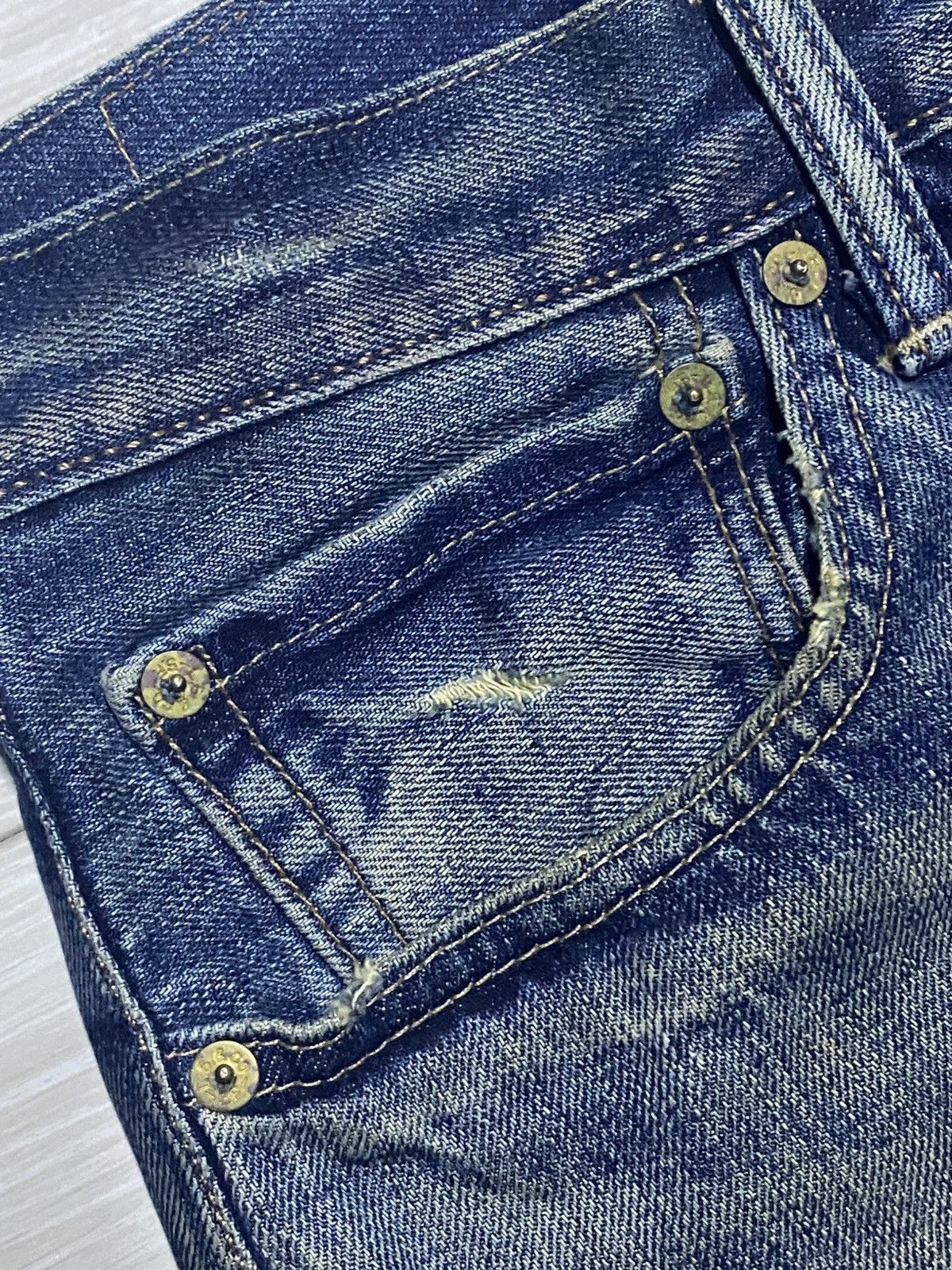 Levi's Vintage Levis 501 Y2K Mud Wash Jeans Size US 31 - 11 Thumbnail