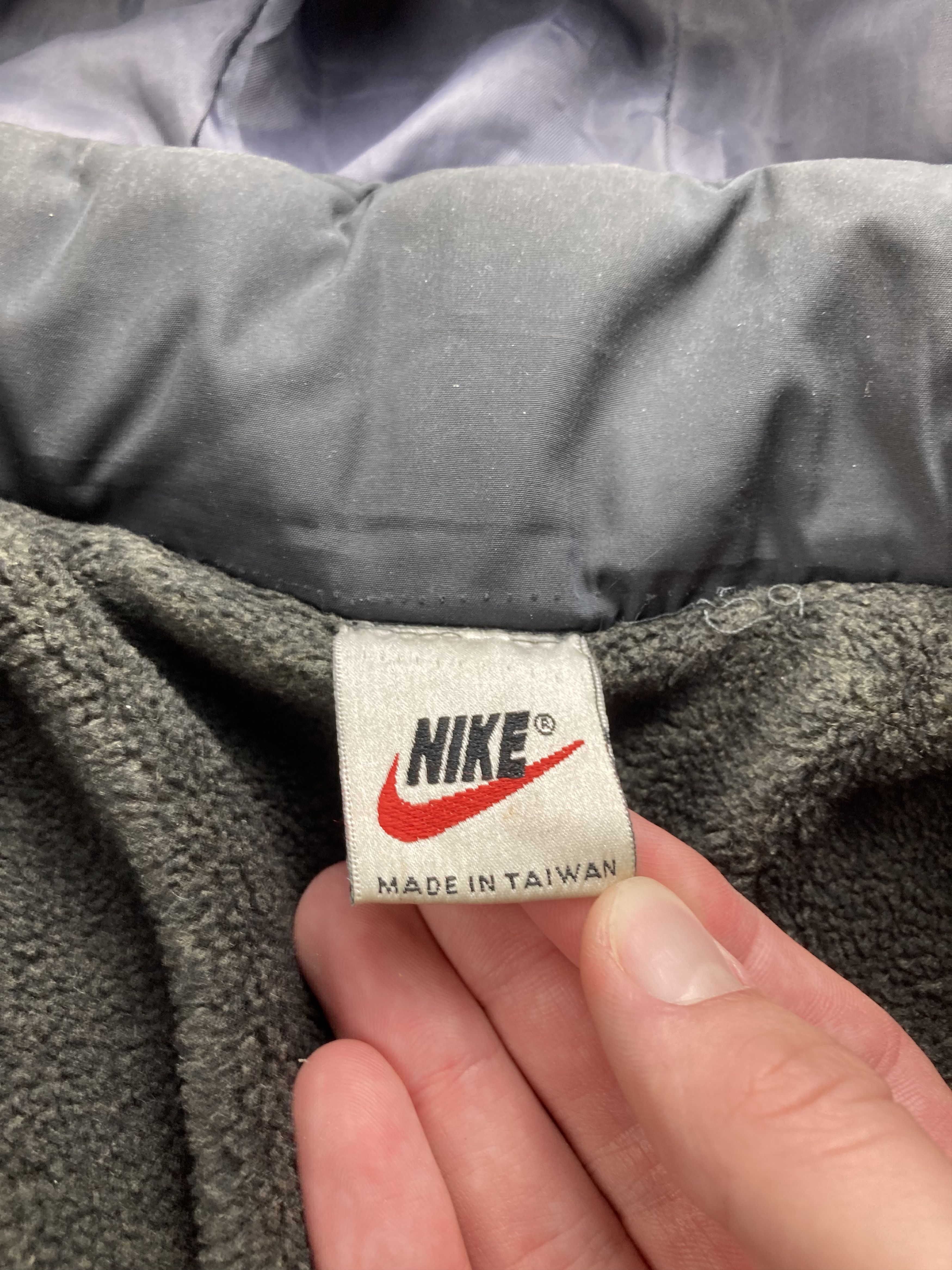 Nike ACG Nike ACG womens 2 swosh black puffer jacket Size L / US 10 / IT 46 - 9 Thumbnail