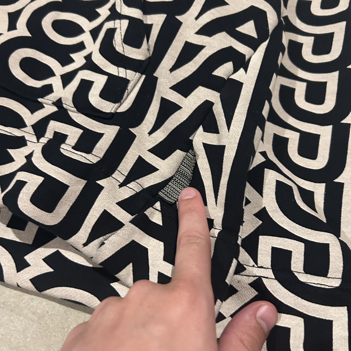 Marc Jacobs Marc Jacobs Monogram Print Oversized Hooded Sweatshirt Size US M / EU 48-50 / 2 - 4 Thumbnail