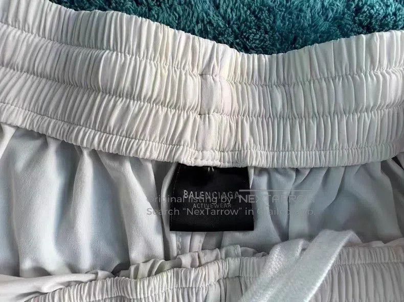 Balenciaga Balenciaga size S Nylon Reflective Print Sports Shorts Size US 27 - 4 Thumbnail