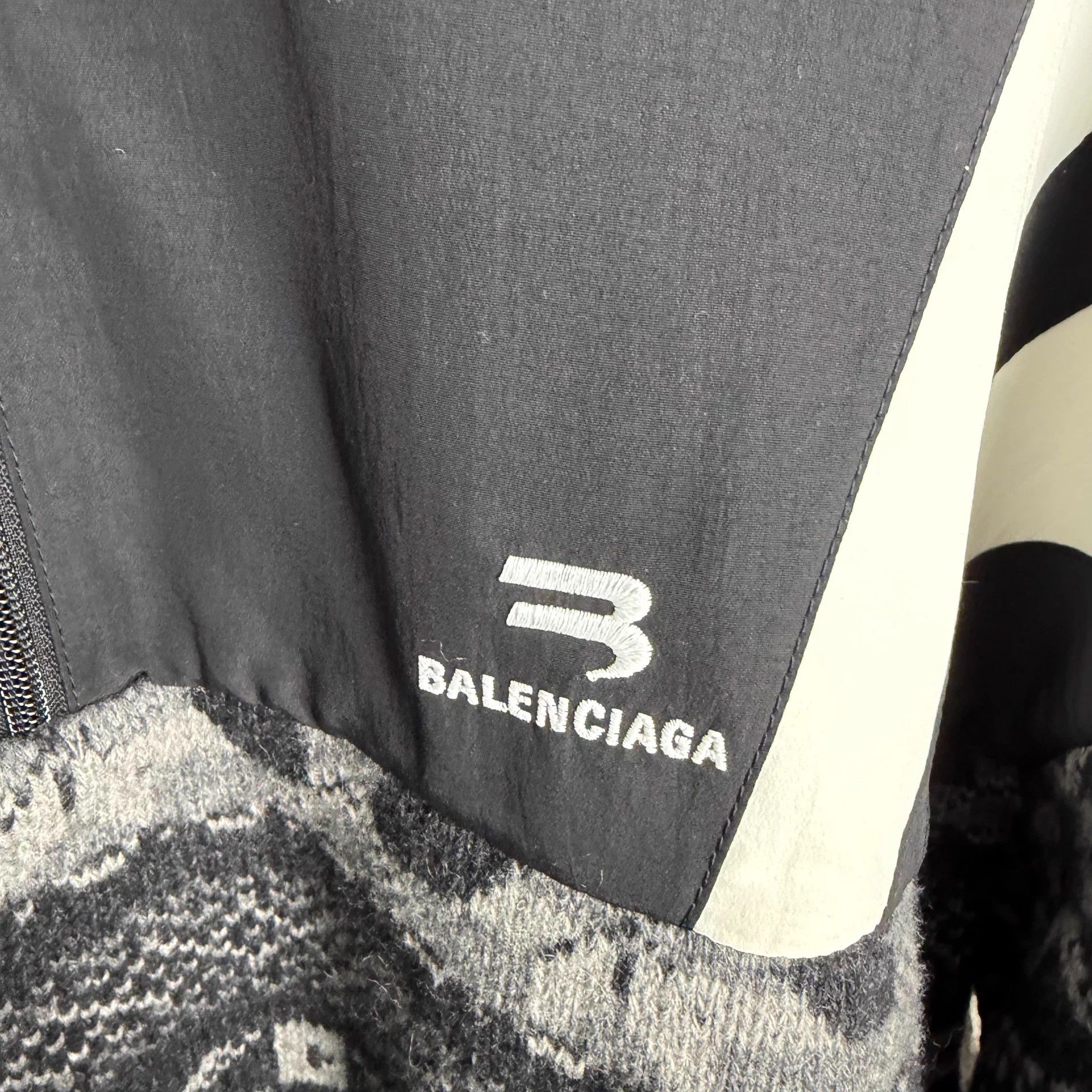 Balenciaga Balenciaga Intarsia Colorblock Zip Sweater Men's Black Size US M / EU 48-50 / 2 - 4 Thumbnail