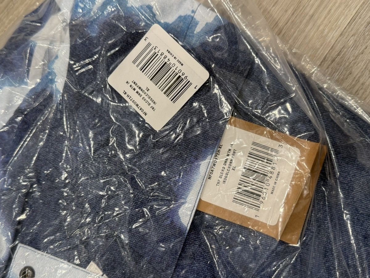 Supreme × The North Face Bleached Denim Print Mountain Jacket Size US XL / EU 56 / 4 - 3 Thumbnail