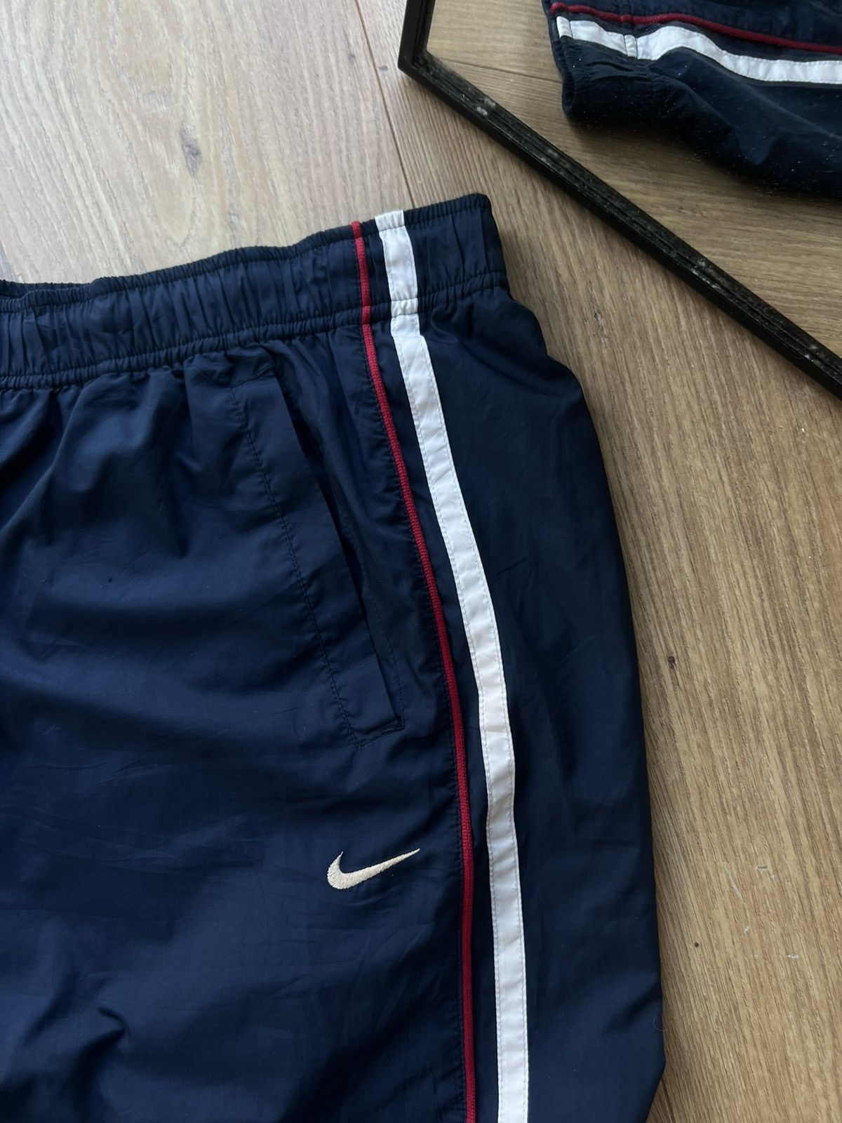 Nike 00’s NIKE BAGGY SWOOSH LOGO Y2K TRACK PANTS RARE Size US 34 / EU 50 - 2 Thumbnail