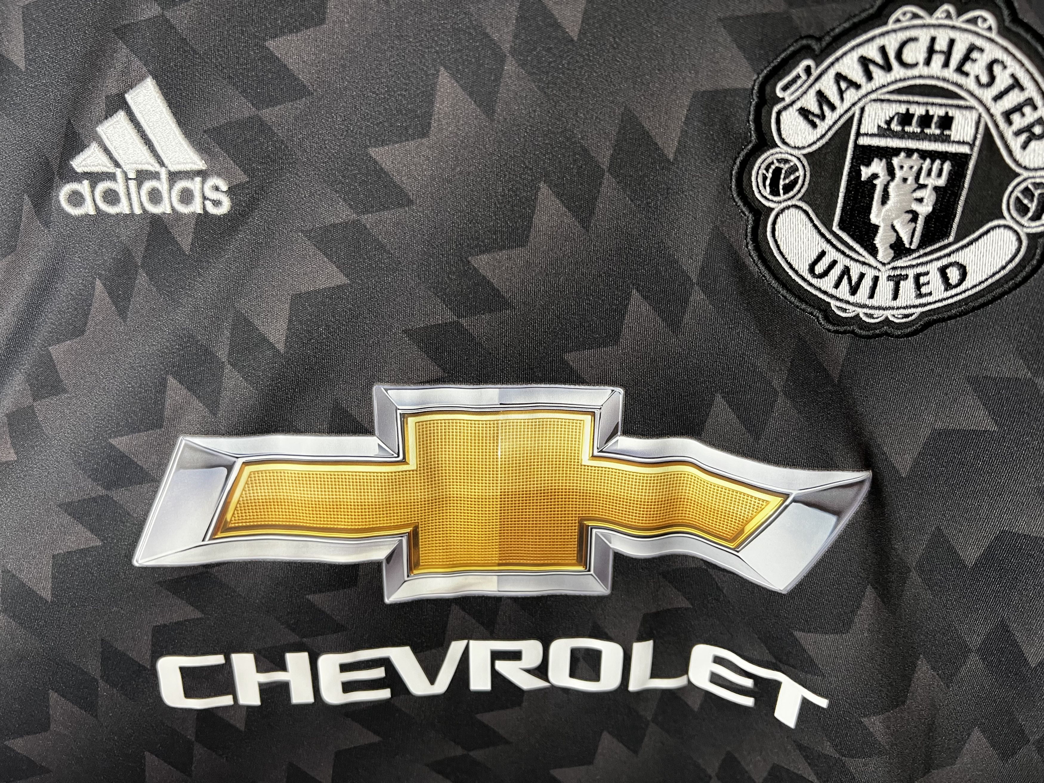 Adidas MANCHESTER UNITED 2017-18 AWAY FOOTBALL SHIRT SOCCER JERSEY Size US M / EU 48-50 / 2 - 3 Thumbnail