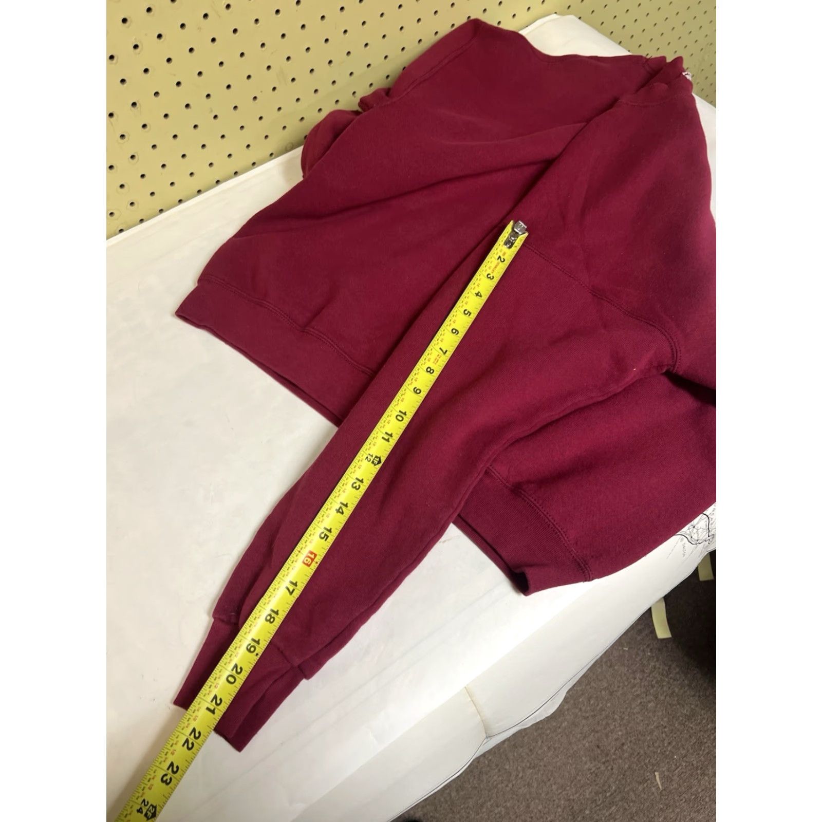 Fruit Of The Loom VINTAGE Fruit of the Loom Red Sweatshirt XL Unisex Adults Crew Neck Boxy Cotton Blend Coyote Chase Running Race Smith Valley NV BETA SIGMA PHI Size US XL / EU 56 / 4 - 6 Thumbnail