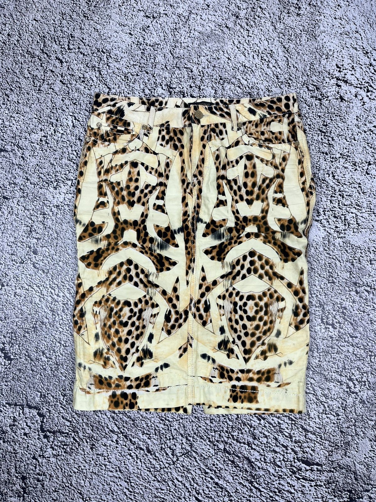 Roberto Cavalli Vintage Roberto Cavalli Leopard Print Skirt Size 28" / US 6 / IT 42 - 1 Thumbnail