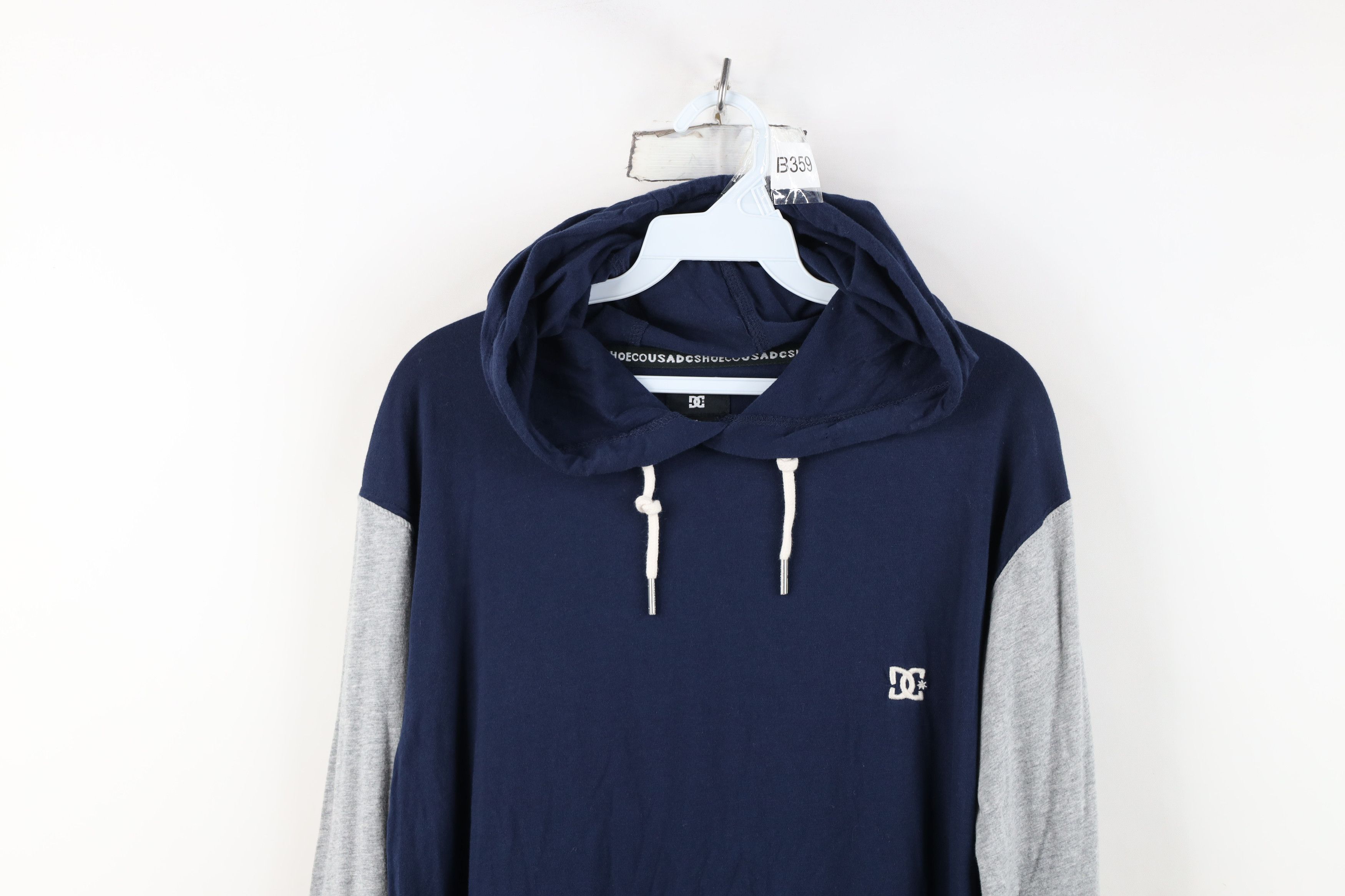 Vintage Vintage Y2K DC Shoes Skateboarding Block Hoodie T-Shirt Blue Size US L / EU 52-54 / 3 - 2 Thumbnail