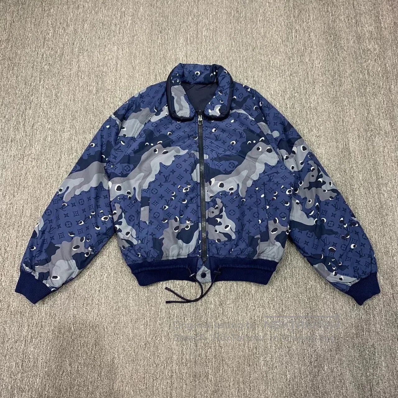 Louis Vuitton blue camouflage reversible quilted jacket. Size US L / EU 52-54 / 3 - 1 Thumbnail