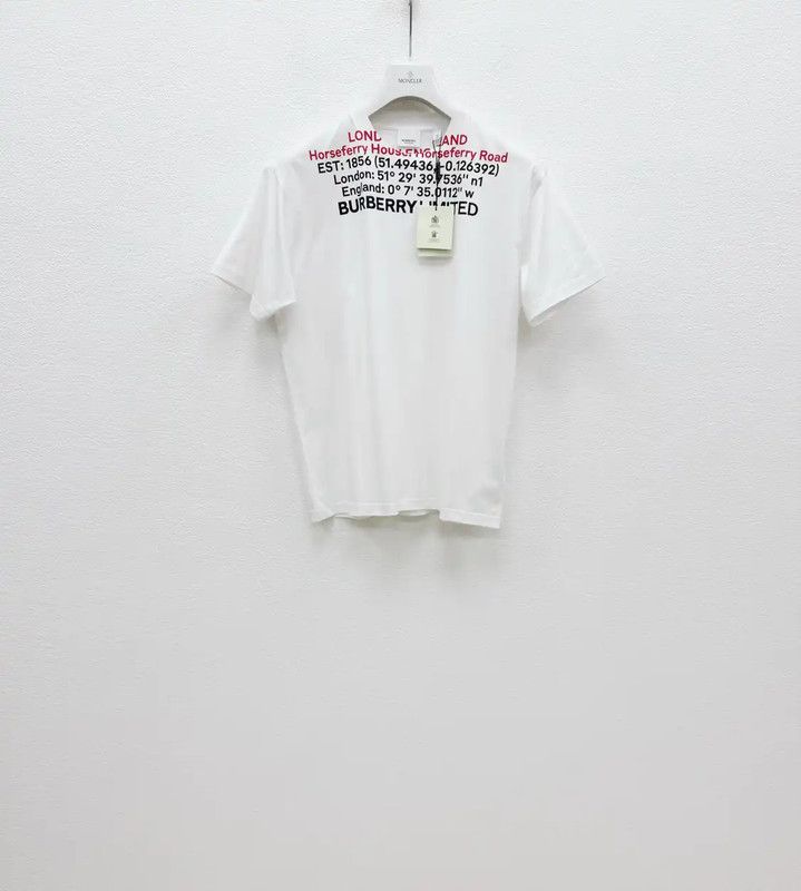 Burberry Burberry Men's White Short Sleeve T-Shirt Size US L / EU 52-54 / 3 - 1 Thumbnail